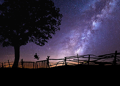 "Non posso cambiare la direzione del vento,ma posso sistemare le vele in modo da poter raggiungere la mia destinazione."(J. Dean)